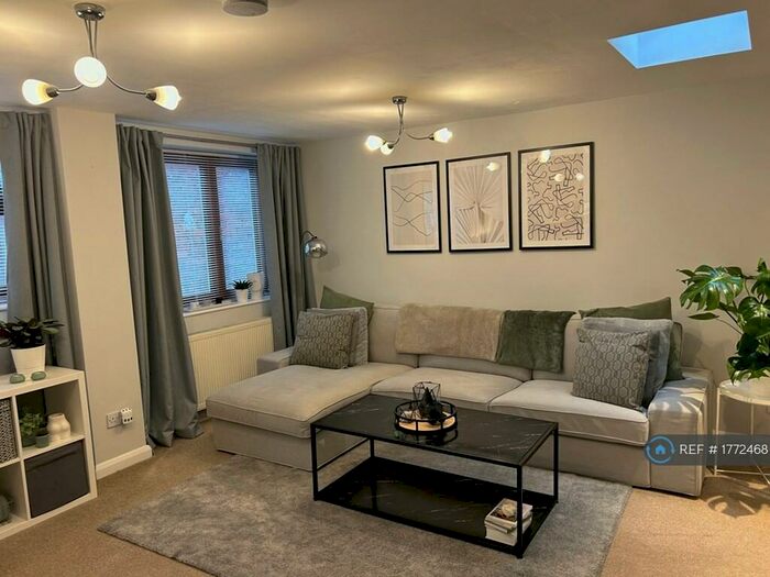 2 Bedroom Terraced House To Rent In Roise Street, Bedford, MK40