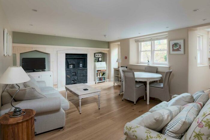 1 Bedroom Apartment To Rent In Bathwick Street, BA2