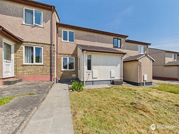 2 Bedroom Property For Sale In Glendale Crescent, Mount Hawke, Truro, TR4
