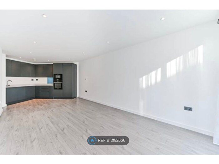 2 Bedroom Flat To Rent In Purley, Purley, CR8