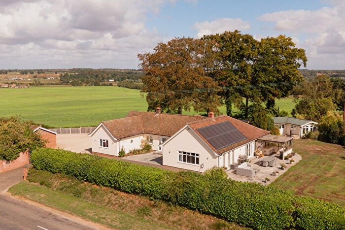 4 Bedroom Bungalow For Sale In Stocks Hill, Bawburgh, Norwich, NR9