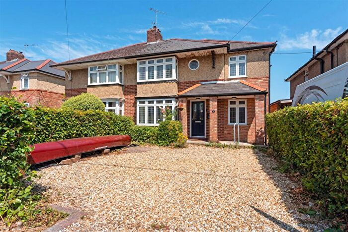 3 Bedroom Semi Detached House For Sale In Ashfield Road, Andover, SP10