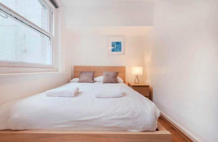 1 Bedroom Flat To Rent In Oxford Street, W1D