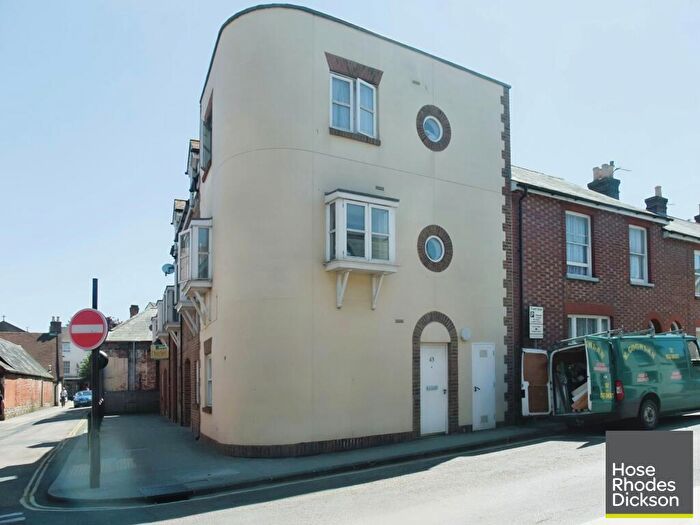 2 Bedroom House To Rent In Lugley Street, Newport, PO30