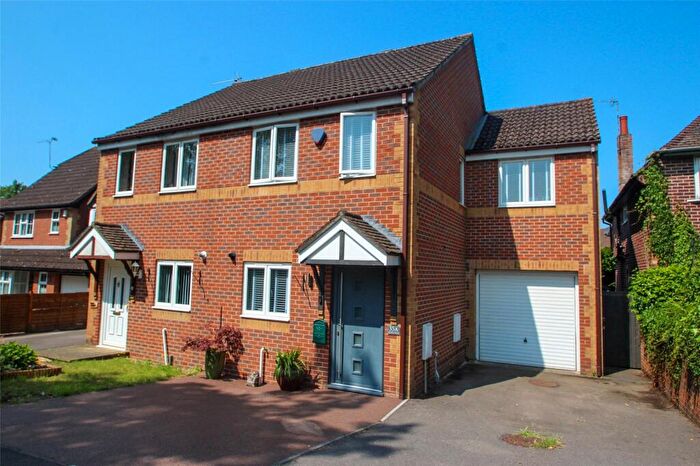 3 Bedroom Semi Detached House For Sale In Middle Road, Southampton, Hampshire, SO19