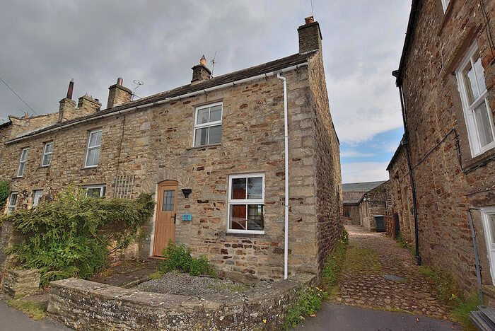 2 Bedroom End Of Terrace House For Sale In Silver Street, Reeth, DL11