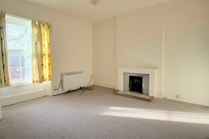 1 Bedroom Flat To Rent In High Street, Coltishall, Norwich, NR12