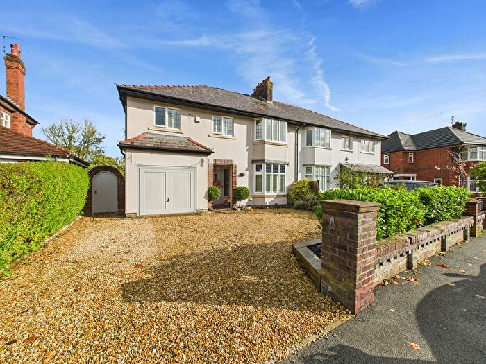4 Bedroom Semi-detached House For Sale In Park Lane, Penwortham, PR1