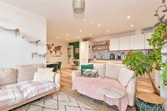 1 Bedroom Flat For Sale In Godinton Road, Ashford, Kent, TN23