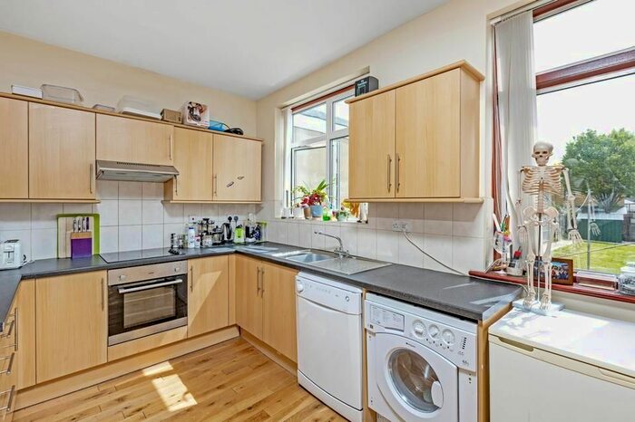 4 Bedroom Terraced House To Rent In Fishponds Road, London, SW17
