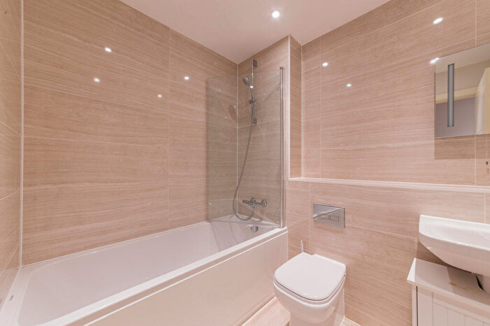 2 Bedroom Apartment To Rent In Westminster Mansions, GU15
