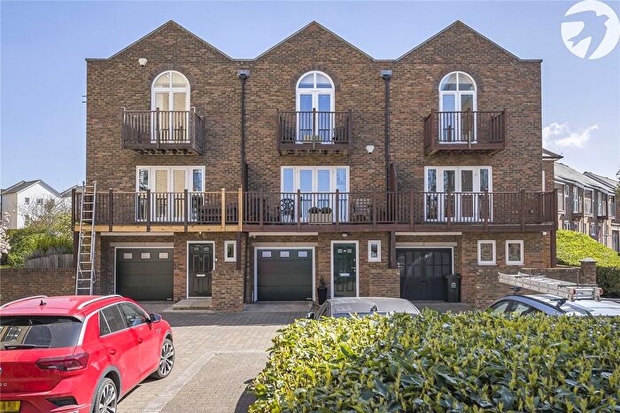 3 Bedroom End Terrace House For Sale In Hatton Mews, Greenhithe, Kent, DA9