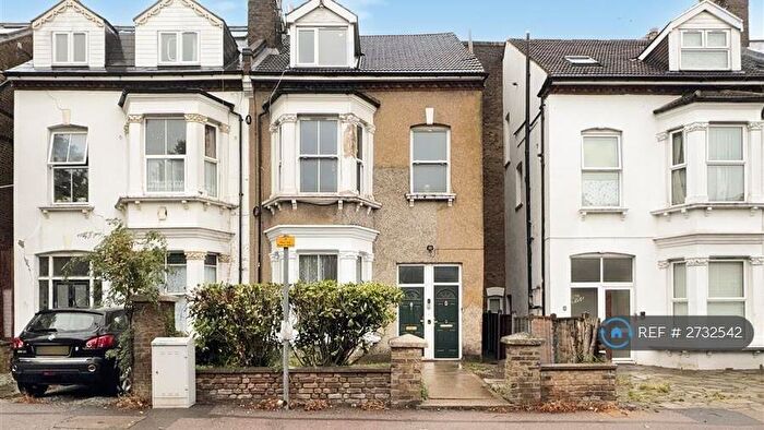 2 Bedroom Flat To Rent In Claremont Road, London, NW2