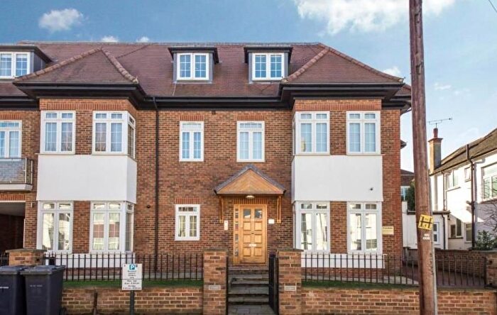 1 Bedroom Flat To Rent In Beechcroft Avenue, London, NW11