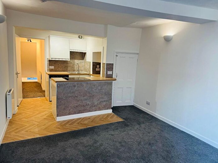 2 Bedroom Flat To Rent In Market Place, Hertford, SG14