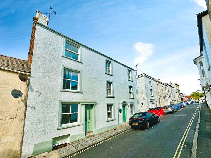 3 Bedroom Property To Rent In Castle Street, Ryde, PO33