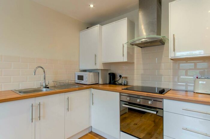 1 Bedroom Flat To Rent In Fordwych Road, West Hampstead, London, NW2