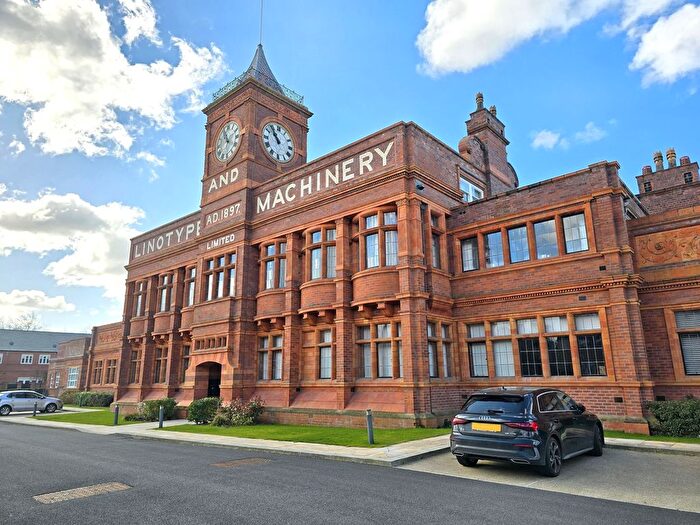 2 Bedroom Flat For Sale In Lawrence Road, Altrincham, WA14