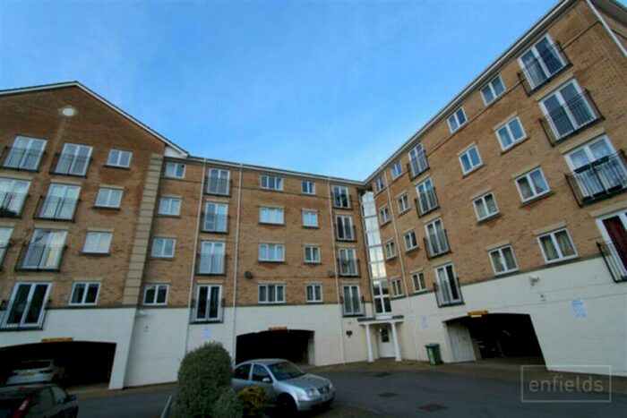 2 Bedroom Flat To Rent In Channon Court, Banister Park, SO15
