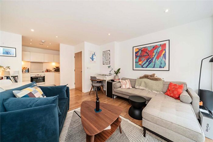 1 Bedroom Flat For Sale In Hudson House, Yeo Street, Bow, London, E3
