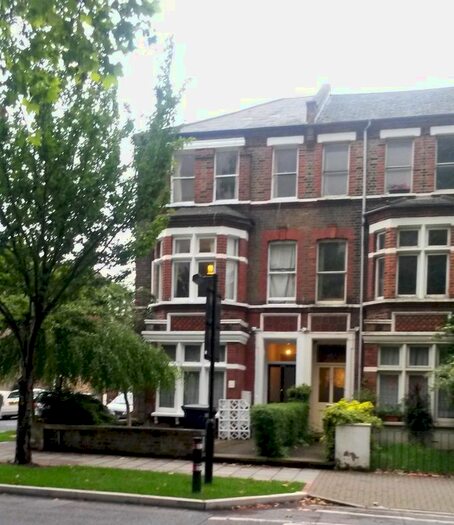 2 Bedroom Flat To Rent In Fentiman Road, London, SW8