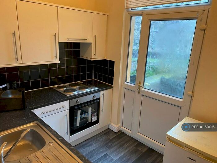 2 Bedroom Flat To Rent In Deansgate, Bolton, BL1