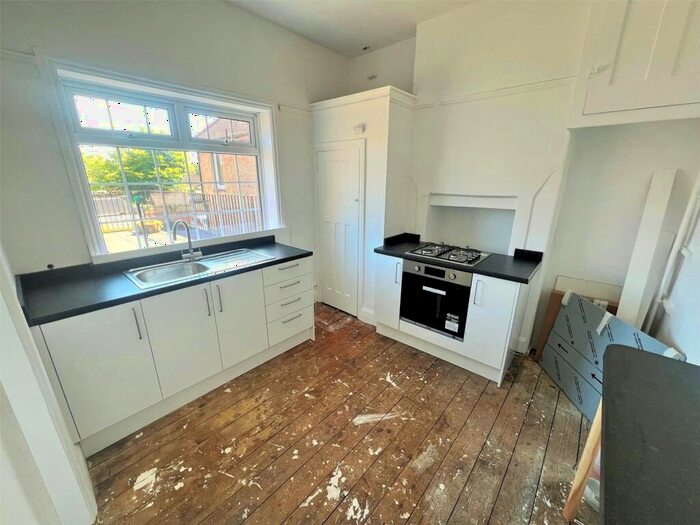 3 Bedroom Apartment To Rent In High Street, Lee On The Solent, Hampshire, PO13