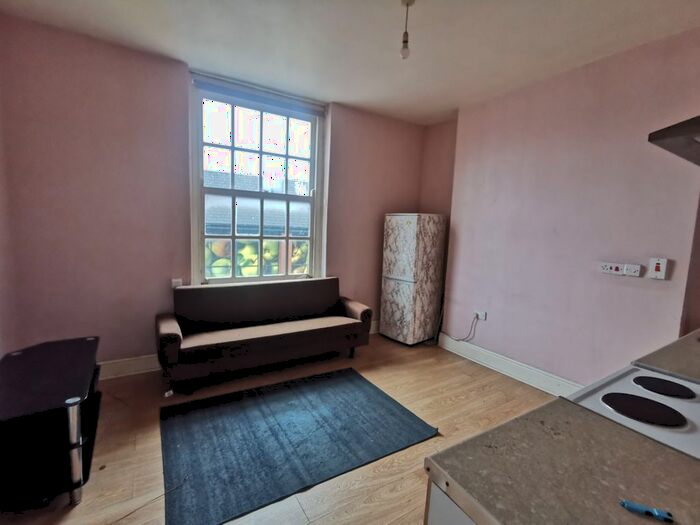 1 Bedroom Flat To Rent In High Street, Dudley, DY1