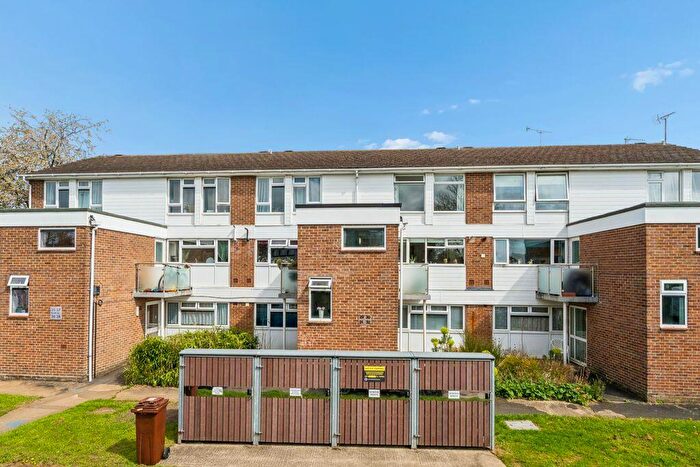 2 Bedroom Maisonette For Sale In Marlow, SL7