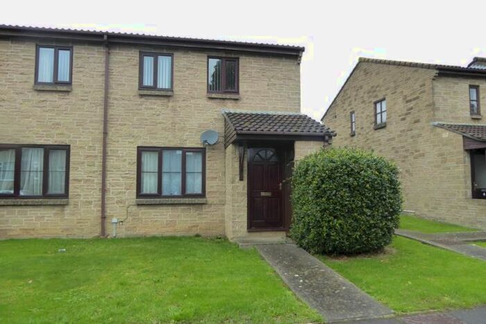 1 Bedroom Flat To Rent In Cedar Court, Martock, TA12