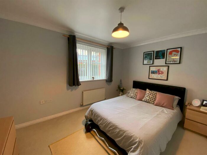 2 Bedroom Apartment To Rent In Lauder Way, Pelaw, Gateshead, NE10