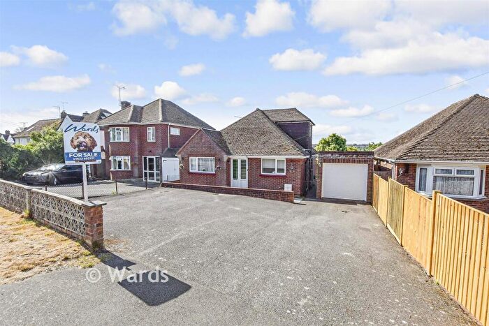 4 Bedroom Chalet For Sale In Glebe Lane, Maidstone, Kent, ME16