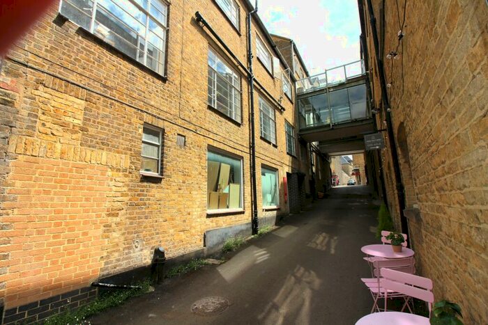 1 Bedroom Flat To Rent In West Street, Chipping Norton, OX7