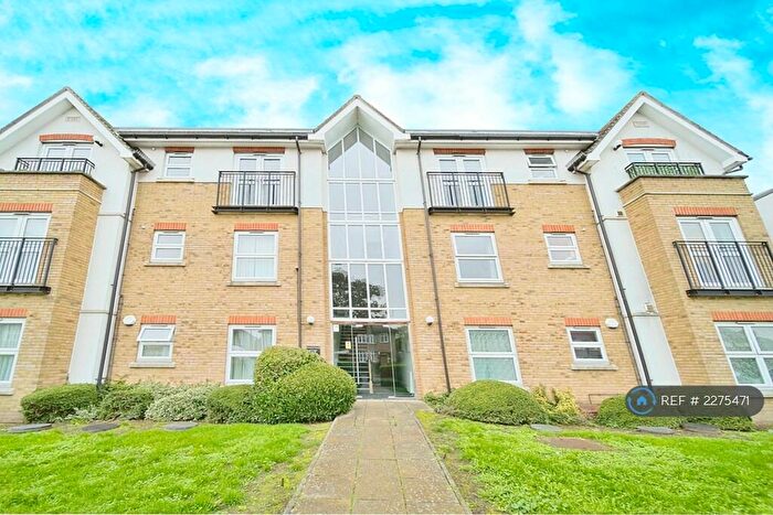 2 Bedroom Flat To Rent In Kemnal Court, Sidcup, DA14