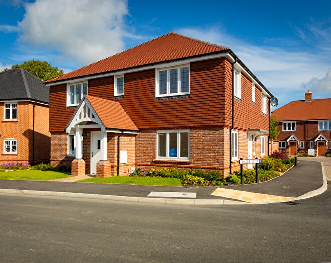 1 Bedroom Maisonette For Sale In Sadler Court, Lorimer Avenue, Cranleigh, GU6