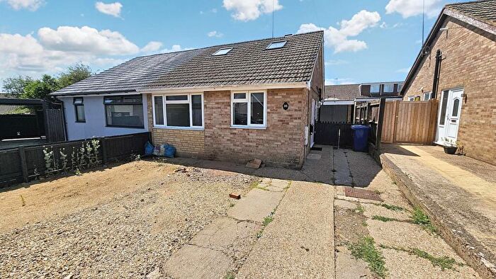 3 Bedroom Semi-Detached Bungalow For Sale In Priory Crescent, Roade, NN7