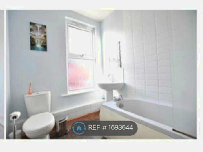 4 Bedroom Terraced House To Rent In Victoria Grove, Leeds, LS9