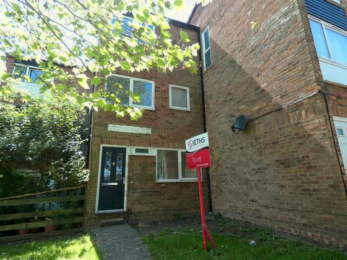 4 Bedroom Town House To Rent In Upper Temple Walk, Beaumont Leys, Leicester, LE4