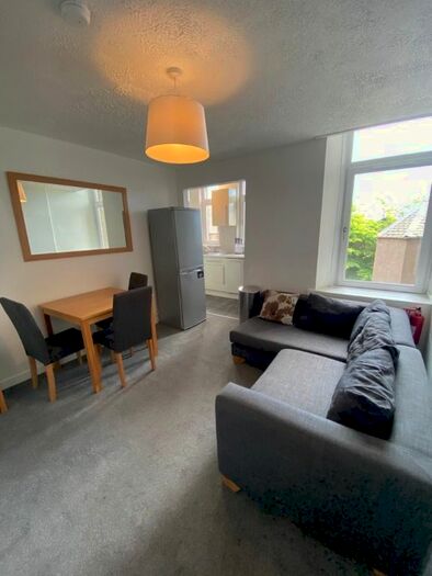 3 Bedroom Flat To Rent In Strathmartine Road, East End, Dundee, DD3