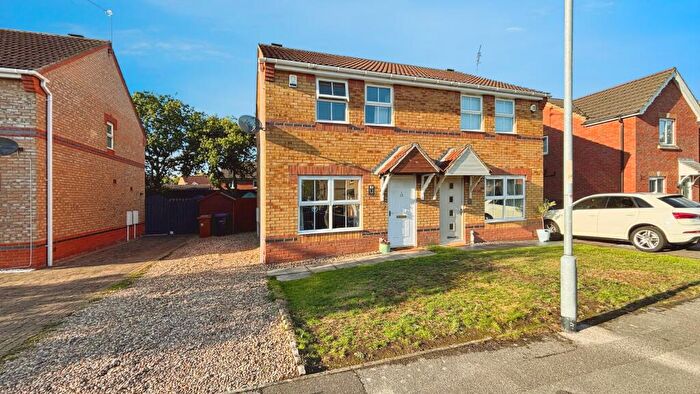 3 Bedroom Semi-Detached House For Sale In Fox Covert, South Hykeham, LN6