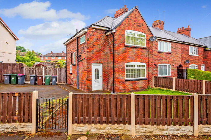 3 Bedroom Semi-Detached House To Rent In Broadway East, Rotherham, S65