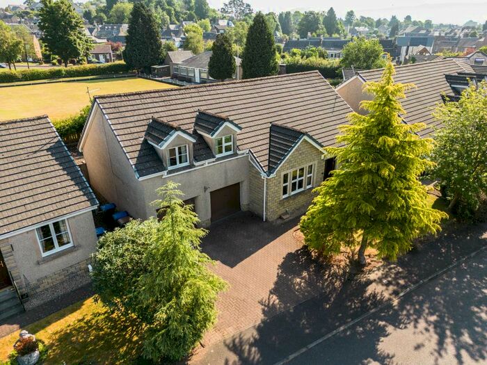 4 Bedroom Detached House For Sale In Croft Wynd, Milnathort, KY13