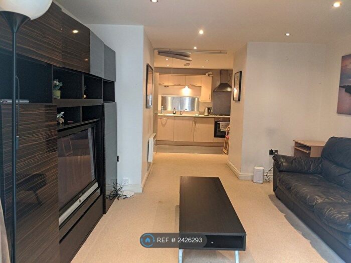 2 Bedroom Flat To Rent In The Bar, Newcastle Upon Tyne, NE1