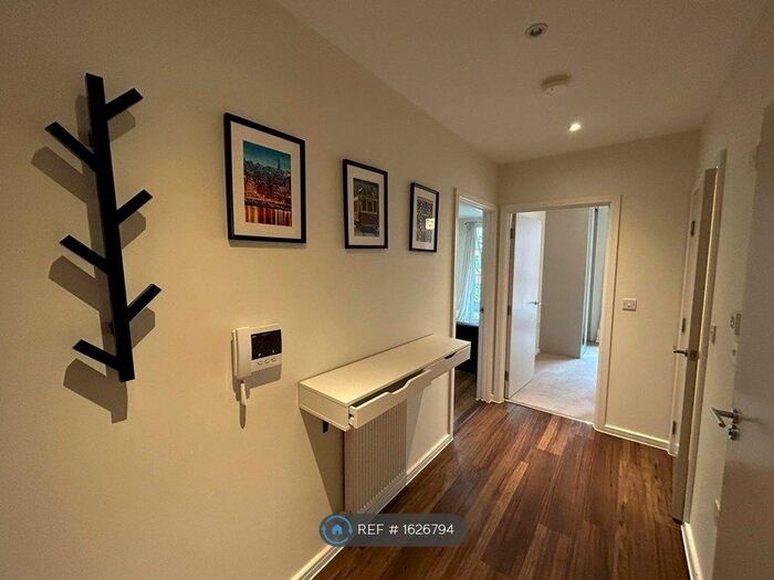 1 Bedroom Flat To Rent In Rosenburg Road, London, W3