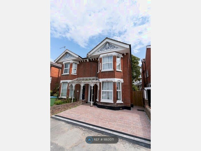 6 Bedroom Semi-Detached House To Rent In Morris Road, Southampton, SO15