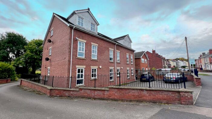 2 Bedroom Apartment To Rent In Dark Lane, North Wingfield, Chesterfield, S42