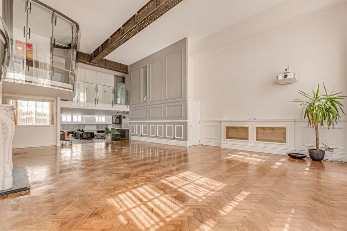 2 Bedroom Flat To Rent In Amies Street, Clapham Junction, SW11