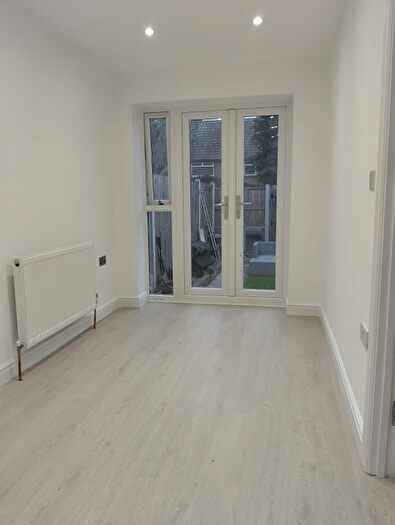 1 Bedroom End Of Terrace House To Rent In Westrow Drive, Barking, IG11