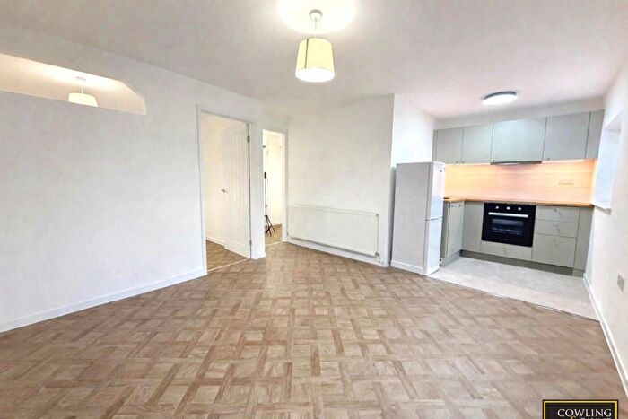 1 Bedroom Apartment For Sale In Southend Road, Wickford, SS11