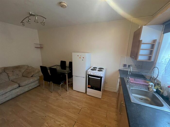 1 Bedroom Flat To Rent In - Hendon Lane, Finchley, N3